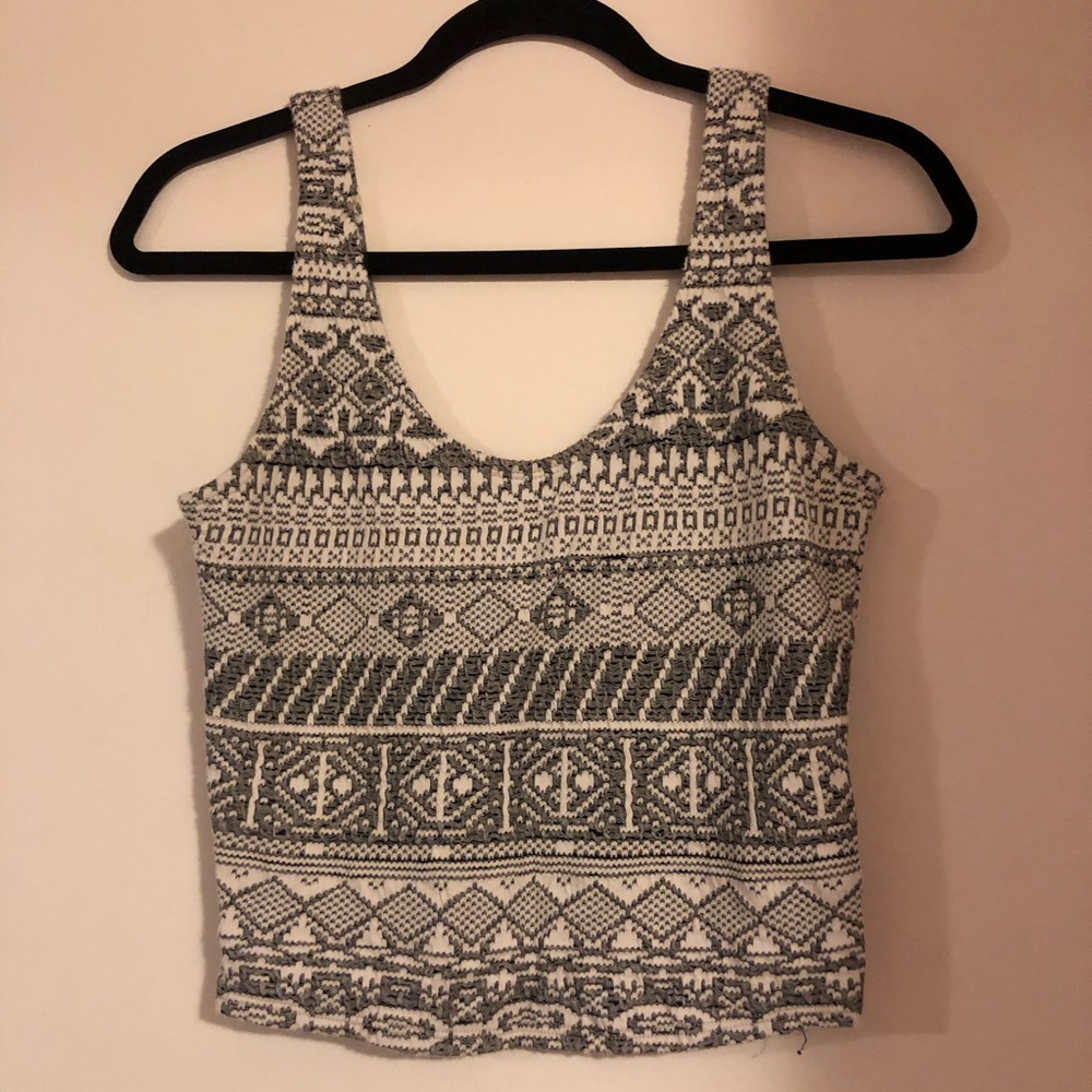 Hollister stitched patterned cropped tank